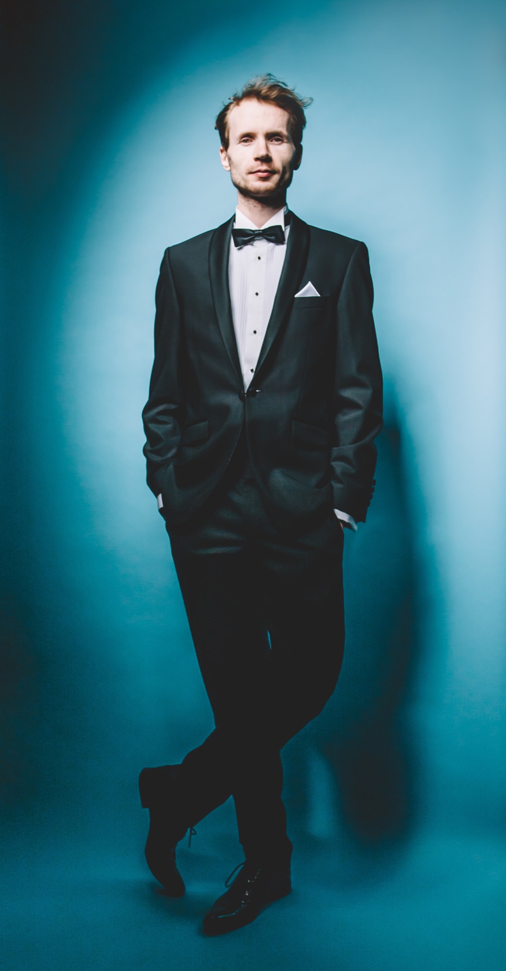 Zbigniew Malak — full-length portrait in concert dress